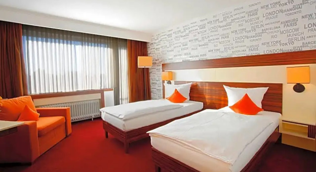 Трёхместный номер Standard Norderstedter Hof by Centro Comfort