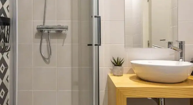 Апартаменты Bonja1 Light-filled Apartment w/ Balcony +AC