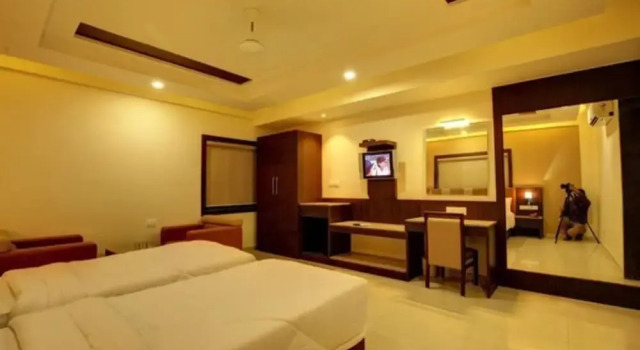 Клубный номер Standard Keshwaras Residency