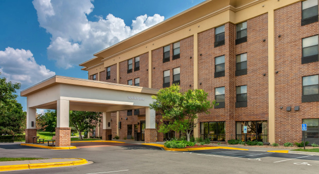 Hampton Inn Minneapolis-Burnsville, Varaa Hotelli Hotellit Minnesota pysäköinnillä, Pysäköinti