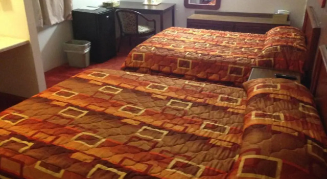 Четырёхместный номер Standard Choice Inn San Antonio