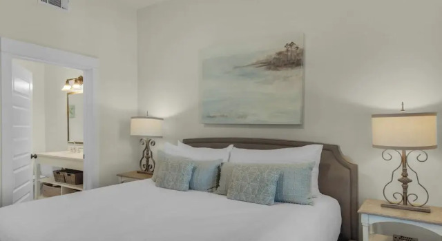 Coastal 3BR Condo With Pool & Shuttle : Snowbird Friendly!