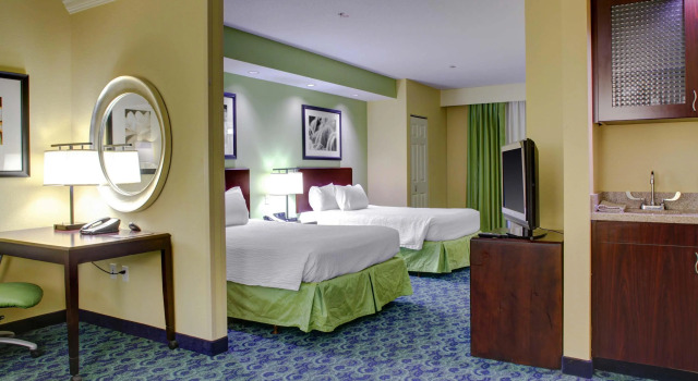 Springhill Suites West Palm Beach I-95, Rezerwuj Hotel Hotele w Palm Beach County z parkingiem, Parking
