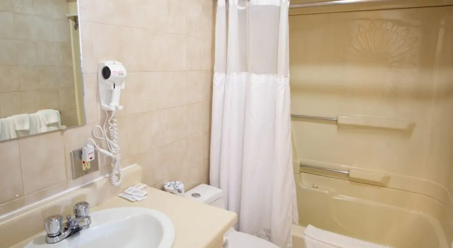 Четырёхместный номер Standard Auberge La Rocaille