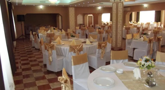 Motel Moara Veche, Varaa Motelli Hotellit Carpathians - Romania uima-altaalla, Uima-allas