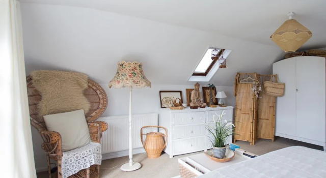 Fairlight - Charming coastal home on the beach, Забронировать Отель Отели Исторического графства Суссекса с парковкой, Парковка