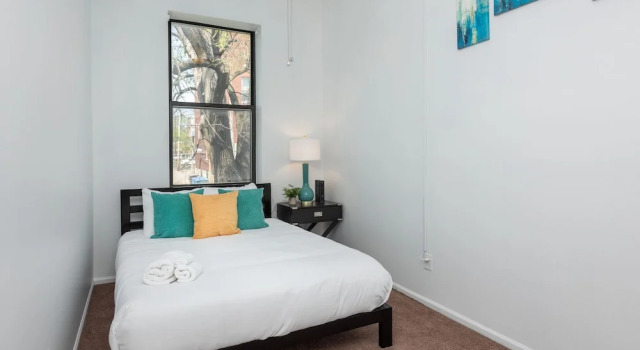 Apts at S 8th by NamaStay, Book Hotel Saint Louis Missouri