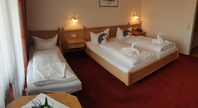 Hotel Igelstadt, Забронировать Отель Отели земли Гессена с питанием, Пансион