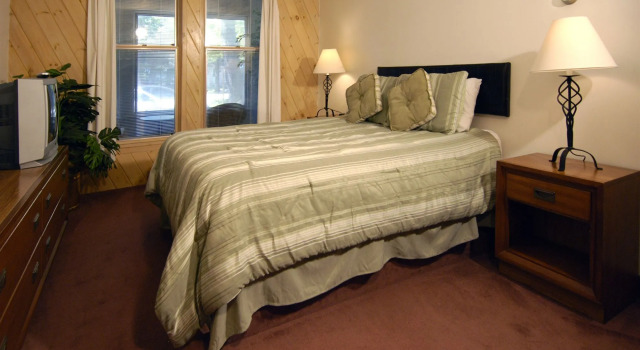 Wrens Nest Village Inn, Buchen Sie Hotel  