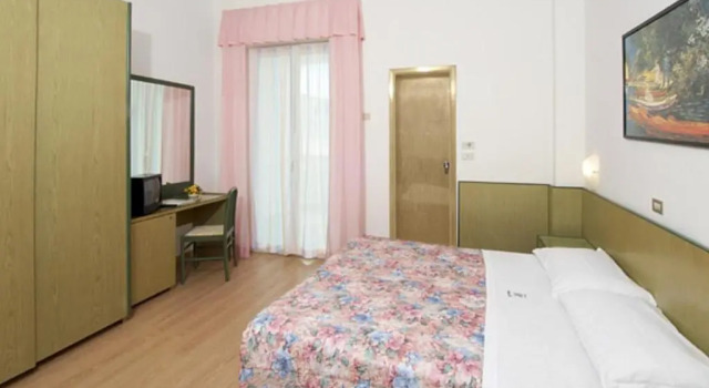 Трёхместный номер Standard с балконом Hotel Antonella & Mael