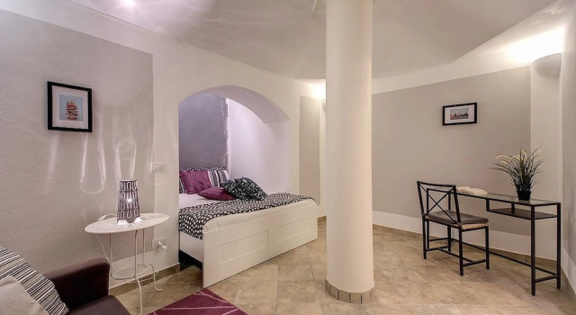 Colosseo White Shadows Loft, Забронировать Отель Отели Рима с парковкой, рядом с Посольство ФРГ в Риме, Парковка