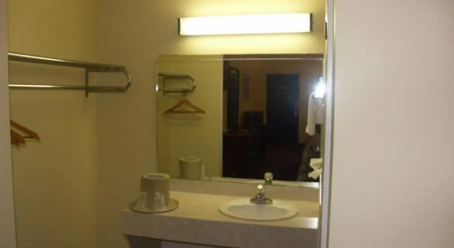 Номер Standard Deerwood Inn and Madison Campground