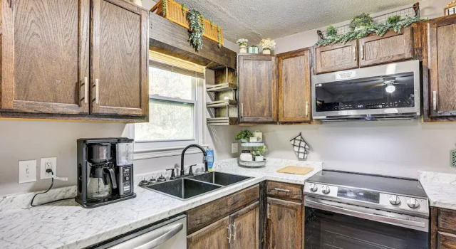 Коттедж 12 Mi to Dtwn Savannah: Remodeled Family Getaway!