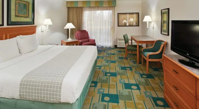La Quinta Inn & Suites Phoenix West - Peoria # 984, Забронировать Отель Пеория 