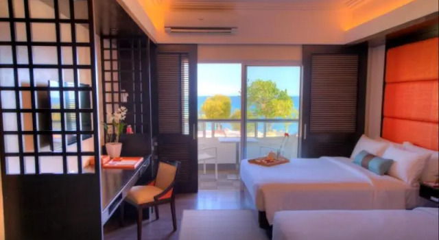 Двухместный номер Standard с балконом и с видом на океан BE Grand Resort, Bohol