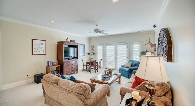 162 Marsh 5 Br home by RedAwning, Book Hotel 3-stjernede hoteller i Debordieu Colony, 3*