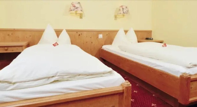Hotel Zur Schmiede, Забронировать Отель Альсфельд земля Гессен