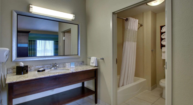 Doppel Studio Hampton Inn Vernon