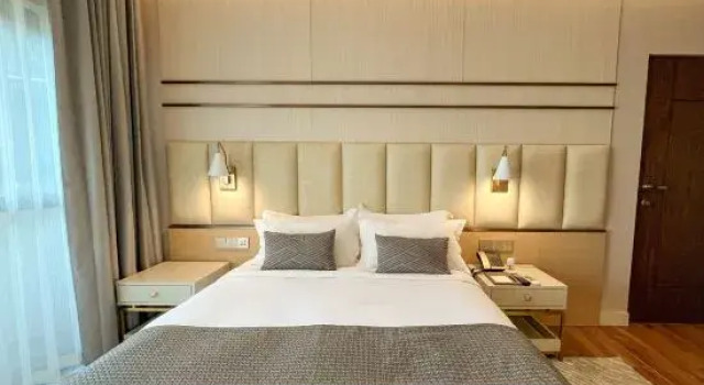 Номер Luxury The Lake Hotel Tagaytay