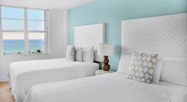Люкс Deluxe с 2 комнатами с видом на океан Seacoast Suites on Miami Beach