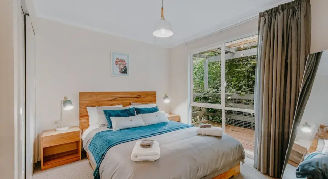 Steep Creek Retreat, Rezerwuj Dom wakacyjny Hotele w Dandenong Ranges z parkingiem, Parking