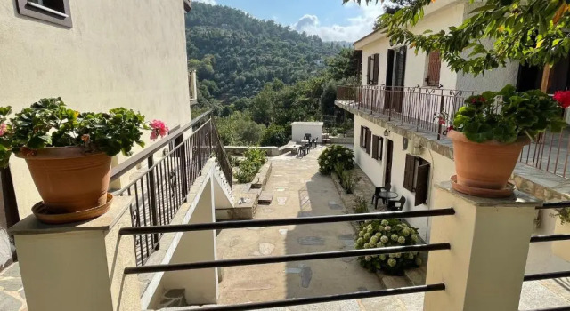 Studio Raxes Ikaria #2, Đặt Khách sạn Christos Hy Lạp