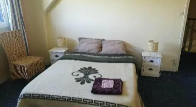 Chambre dans Maison fleurie et calme, Rezerwuj Hotel Ploemeur 