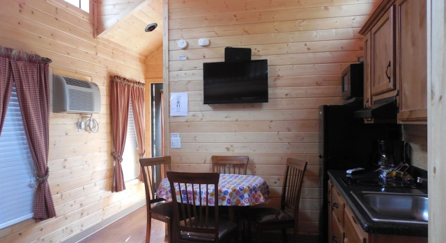 Апартаменты Deluxe Snake River Cabin Village