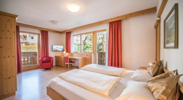 Апартаменты Hotel Kranebitt B&B