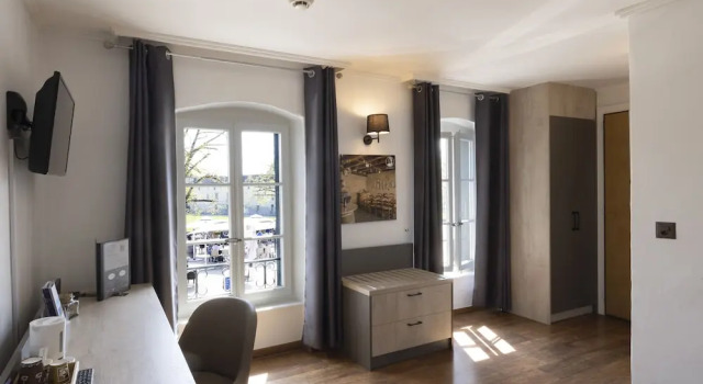 Двухместный номер Standard с видом на озеро LHôtel by Hostellerie du Château