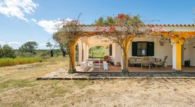 Lovely Cottage With Garden Near Orosei, Забронировать Дом для отпуска Орозеи Залив Орозеи