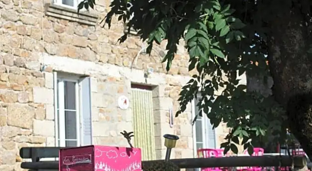 Les Cremades, Rezervasyon Otel Lozère otoparklı oteller, Otopark