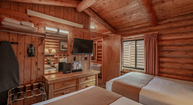 Коттедж Deluxe Cowboy Village Resort