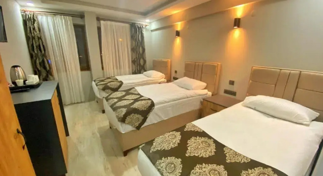 Трёхместный номер Standard с видом на город Whitestone Hotel