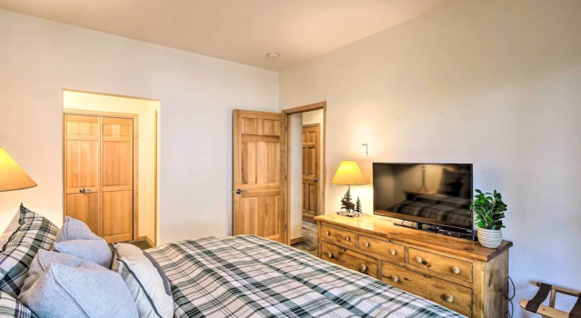 Breckenridge Condo w/ Hot Tub < 1 Mi to Ski Lifts, Забронировать Апартаменты/квартира Апартаменты Брекенридж, Апартаменты/квартира