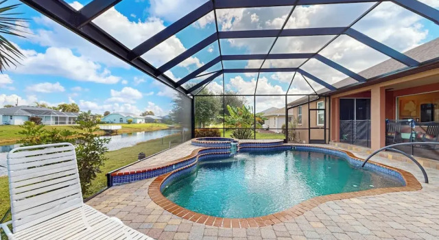 Коттедж 4BR Home w/ Outdoor Patio & In-ground Pool