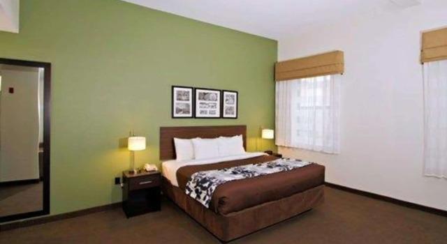 Люкс c 1 комнатой Sleep Inn & Suites Downtown Inner Harbor