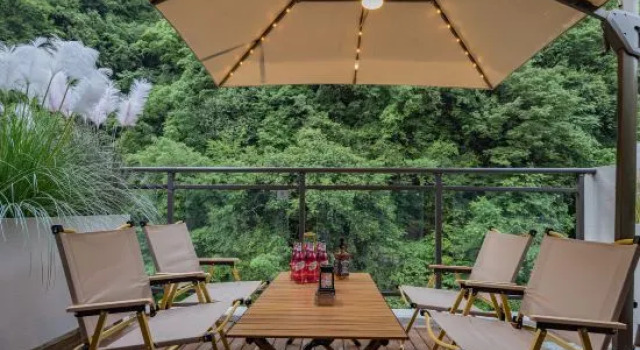 Weijianshan Homestay (Shennongjia Muyuzhen Xiangxi Street Branch)