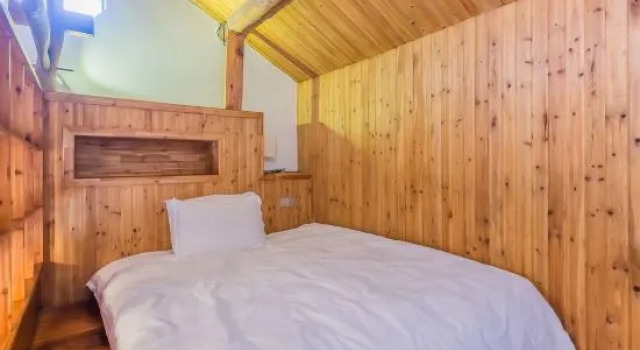 Кровать в общем номере Moganshan Jiangwan No. 8 Bed & Breakfast