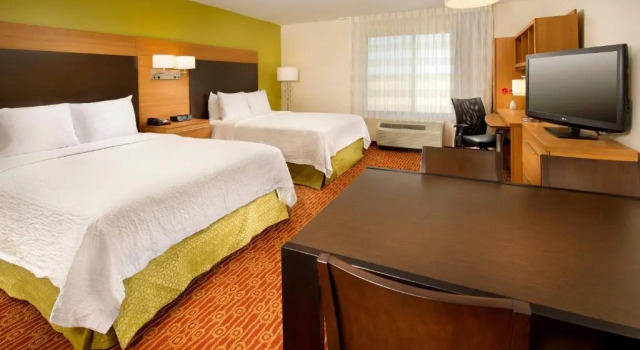 Четырёхместная студия TownePlace Suites by Marriott Eagle Pass