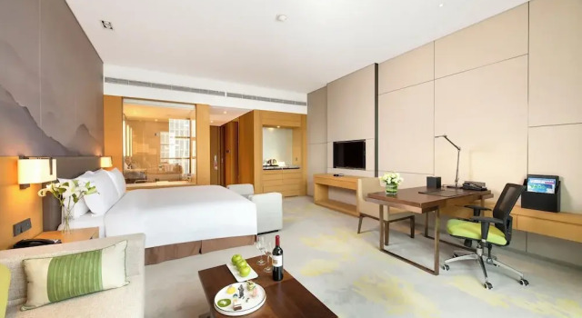 Двухместный номер Premium Holiday Inn Baoji Central