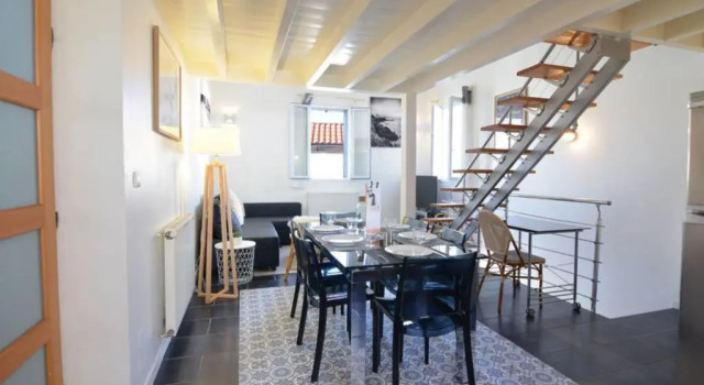 Апартаменты Duplex Voltaire Modern Apartment - 3 bedrooms - citycenter and beach - WIFI