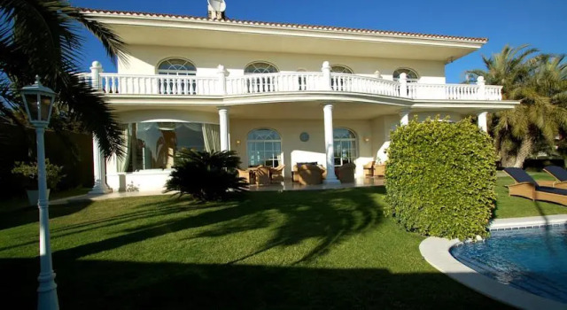 Villa Rogher, Prenota Villa Alella Maresme