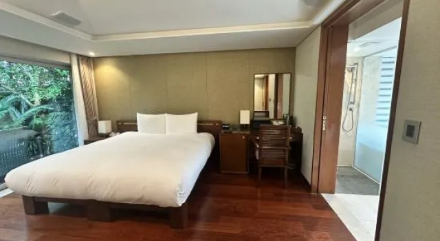 Люкс с видом на закат The Seaes Hotel & Resort