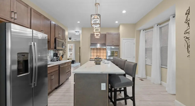 Коттедж Red Brick Hideaway | JZ Vacation Rentals