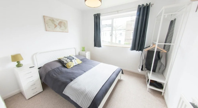 Bright & Airy 2-bedroom Flat for 6 in Blackheath