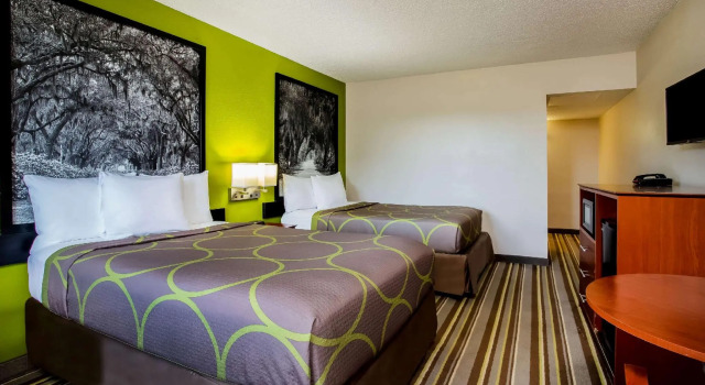 Четырёхместный номер Standard Super 8 by Wyndham Lake City