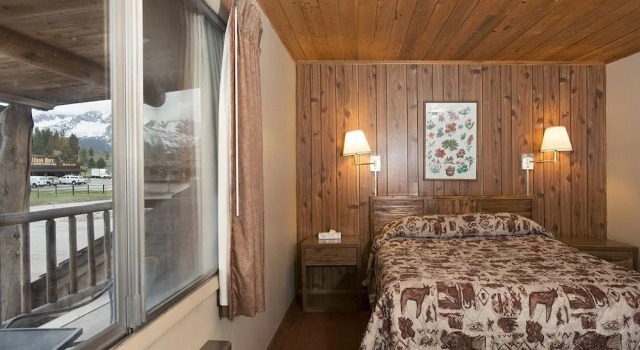 Mountain Village Lodge