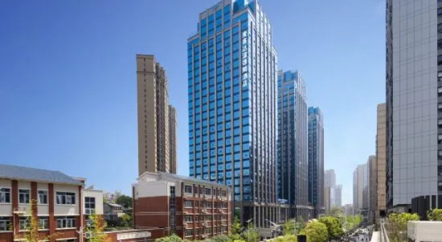Changsha Microtel by Wyndham Hotel (Taskin Provincial Government Store), Забронировать Отель Чанша Хунань, рядом с Международный выставочный центр Чанша-Хунсин