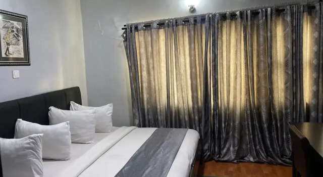 Номер Executive Kilo Royal Hotel